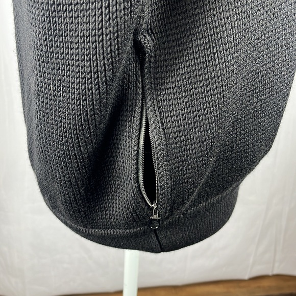 Holland & Holland London Luxury Hunting Crewneck Guide Sweater in Coated Wool. - Picture 6 of 9